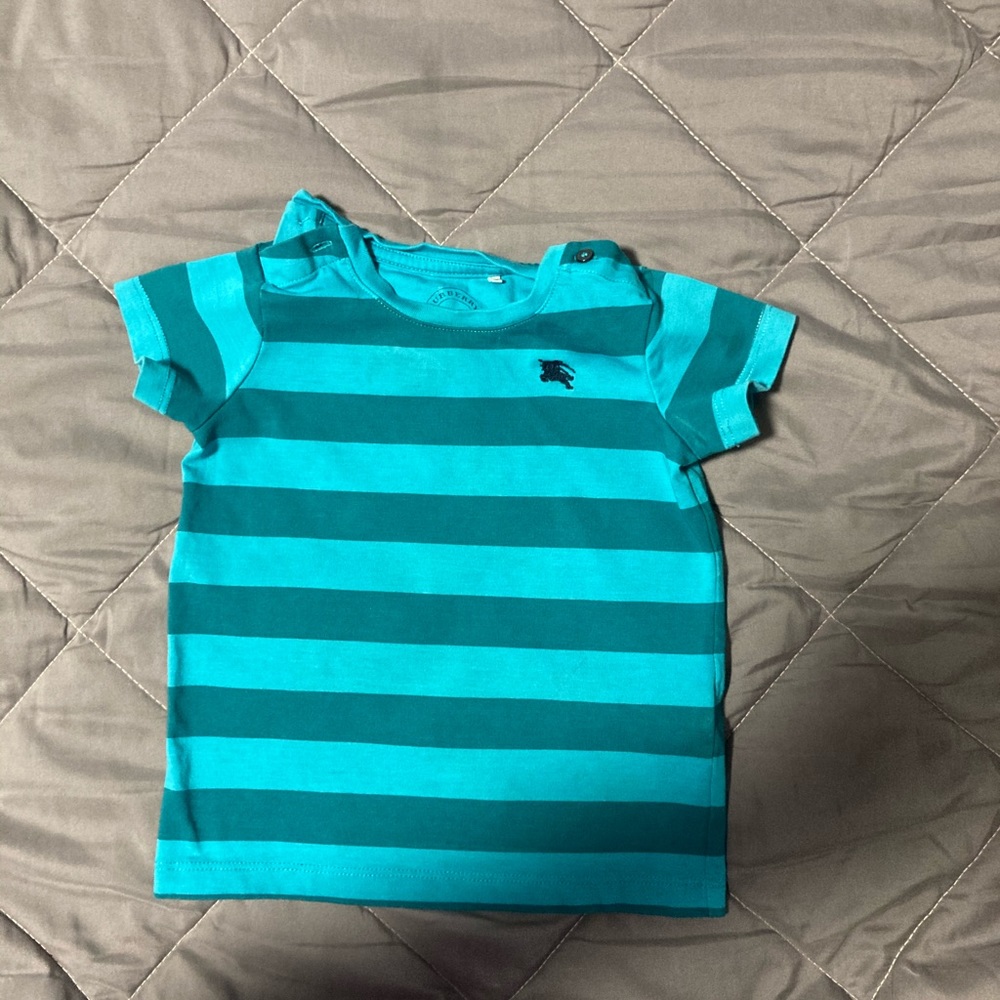 Burberry tshirt